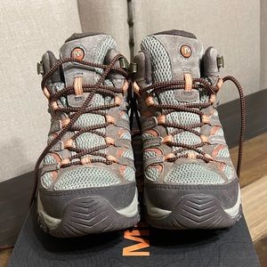 Women's Moab 3 Mid Waterproof Size 8.5